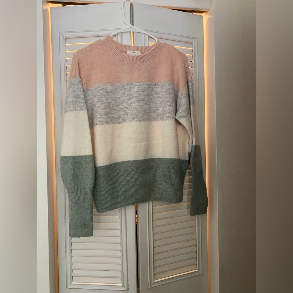 HM sweater
